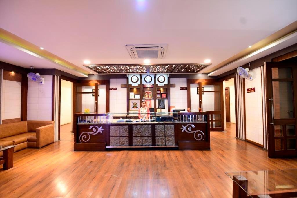 Hotel Jataka Inn Bodhgaya Bagian luar foto