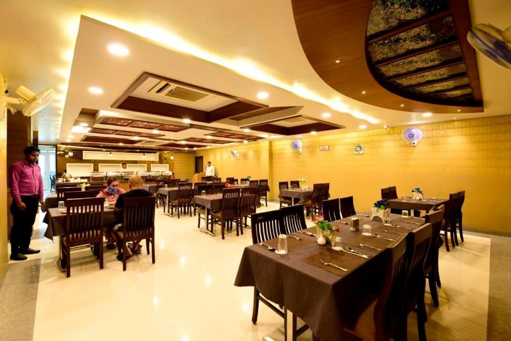 Hotel Jataka Inn Bodhgaya Bagian luar foto