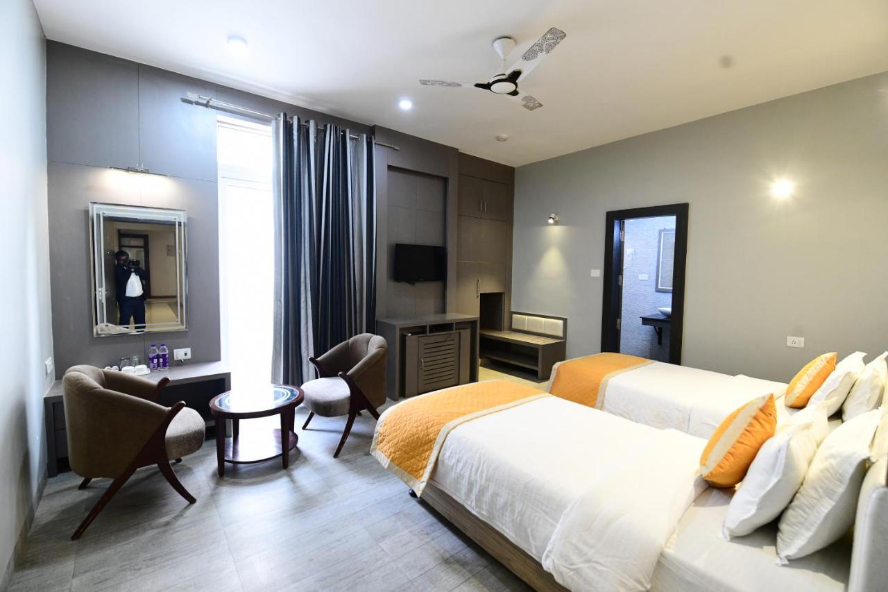 Hotel Jataka Inn Bodhgaya Bagian luar foto