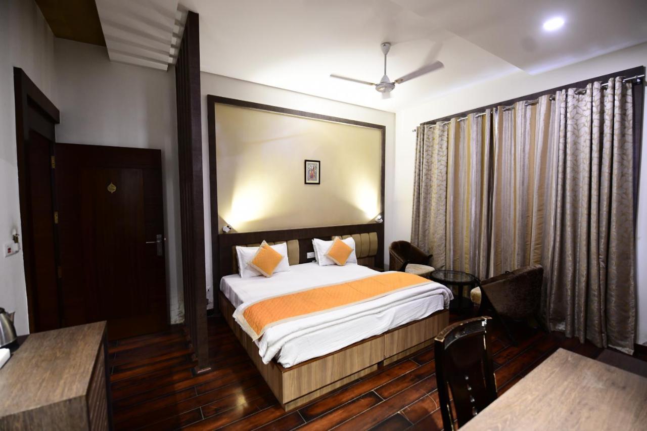 Hotel Jataka Inn Bodhgaya Bagian luar foto