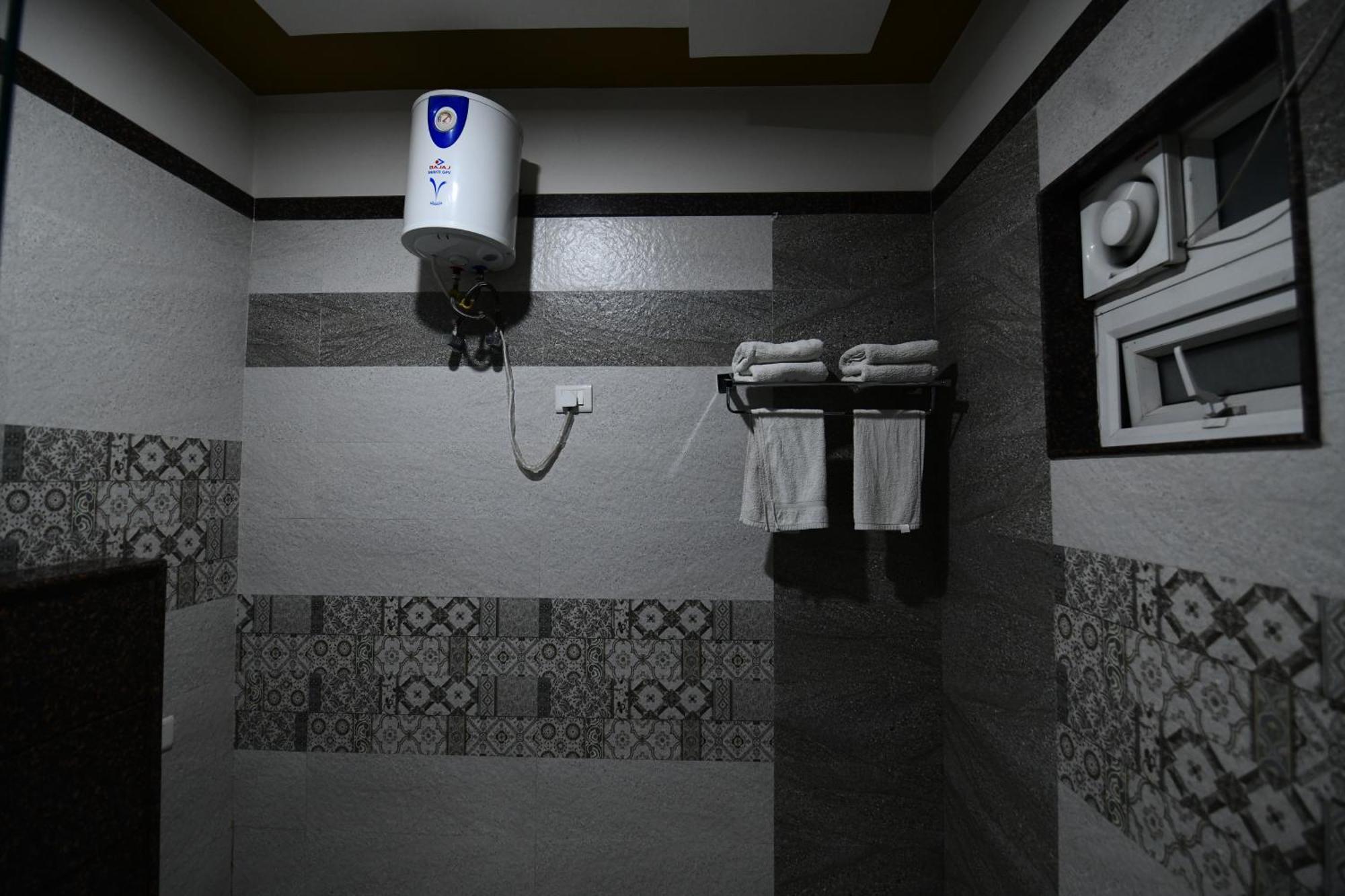 Hotel Jataka Inn Bodhgaya Bagian luar foto